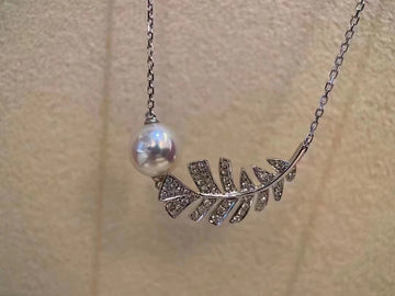 Feather Design Necklace | 8–9mm Akoya Pearl · S925 Sterling Silver