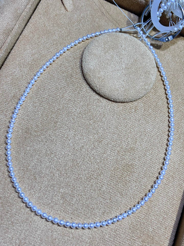 Collier de mini perles d'eau douce | Perles brillantes de 3 à 4 mm · Presque impeccables · Chaîne en argent S925