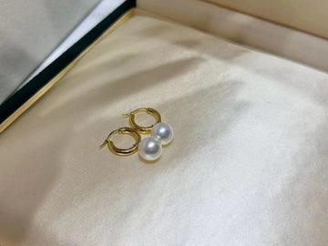 Créoles en argent sterling plaqué or | Perles d'eau douce de 8 à 8,5 mm · À porter dans les deux sens · Imitation de perles blanches australiennes