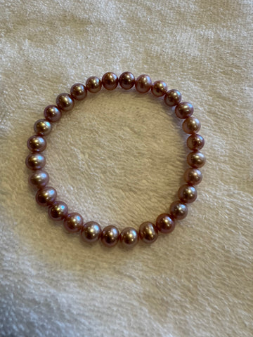 Lilac Glow Purple Freshwater Pearl Bracelet | 6.6–7.5mm Round Pearls · Stretch Cord · Easy to Wear