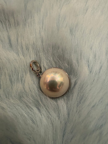 Mabe Pearl Pendant | 16mm Saltwater Pearl · Silky Luster with Blue Overtone · Silver Bezel & Universal Clasp