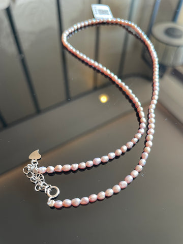 Collier de perles d'eau douce lavande sans nucléation | Perles ovales de 1,5 à 2,8 mm · Rang unique · Fermoir rallonge en argent S925