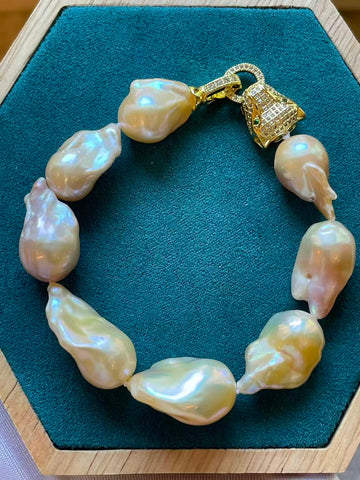 Baroque Freshwater Pearl Bracelet | 21–22cm · Champagne & Light Pink Mix · Iridescent Glow · Leopard Head Clasp with Zircon