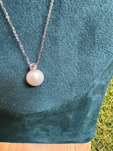 Freshwater Pearl Pendant | 9–10mm · Round · Crown Zircon Setting · S925 Silver Chain · Random Shipment