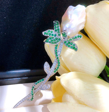 Baroque Pearl Rose Brooch | 13.6–20mm · Irregular Shape · Cool-Toned Glow · Alloy Setting