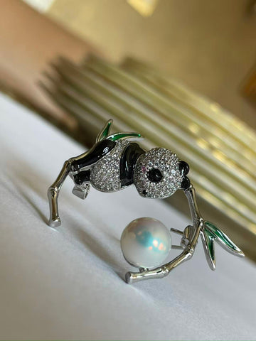 Freshwater Pearl Panda & Bamboo Brooch | 9–10mm · Near-Round · Fine Surface & Strong Luster · Zircon & Alloy Setting