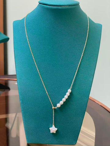 Freshwater Pearl Star Pendant Necklace | 4×6mm Oval Accent Pearls · 4.5×11.5mm Star-Shaped Pearl Pendant · Strong Luster · Anti-Tarnish Alloy · 45–46cm Length
