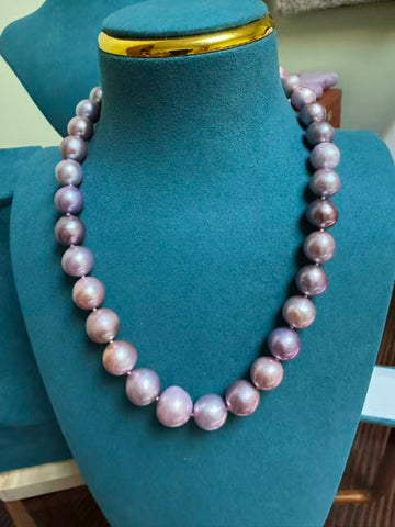 Freshwater Lavender Pearl Necklace | 10–14mm · Near-Round · Strong Luster · Smooth Surface with Minor Blemishes · S925 Sterling Silver Ingot Clasp · 45.5cm Length
