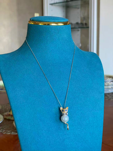 Freshwater Baroque Pearl Pendant Necklace | 11–12mm · Cat Design with Blue Eyes & Bow · Zircon & Gold-Tone Metal · S925 Sterling Silver · Adjustable