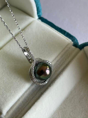 Tahitian Pearl Pendant | 12.5–13.4mm · Teardrop Shape · Peacock Green Overtone · Silver-Tone Leaf Design (Pendant Only)