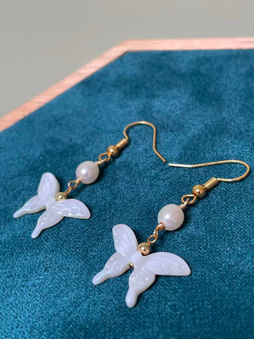 Freshwater Pearl Drop Earrings | 4×5mm · Oval · Butterfly Shell Carving · Gold-Tone Metal · 4.5cm Length