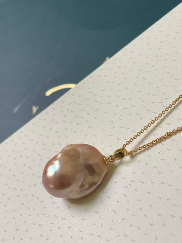 Champagne Baroque Pearl Pendant | 12×17×22mm · Subtle Iridescence · Gold-Plated Setting · Melon-Shaped Bail (Chain Included)
