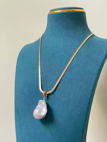 White Large Baroque Pearl Pendant | 16×22×32mm · Thick Nacre · Silky Surface · Strong Luster · Gold-Plated Setting · Zircon Universal Bail (Chain Included)
