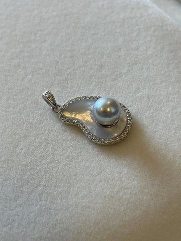 Gourd Pendant with Natural Mother-of-Pearl & Zircon | 6–7mm Saltwater Pearl · S925 Sterling Silver