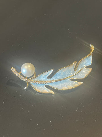 Broche élégante en perles d'eau douce | Incrustations de perles naturelles · Pièce décorative intemporelle
