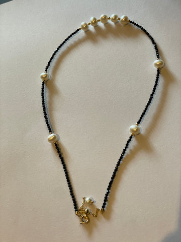 Black Crystal Galaxy Pearl Necklace | 5–8mm Near-Round Pearls · Brilliant Luster
