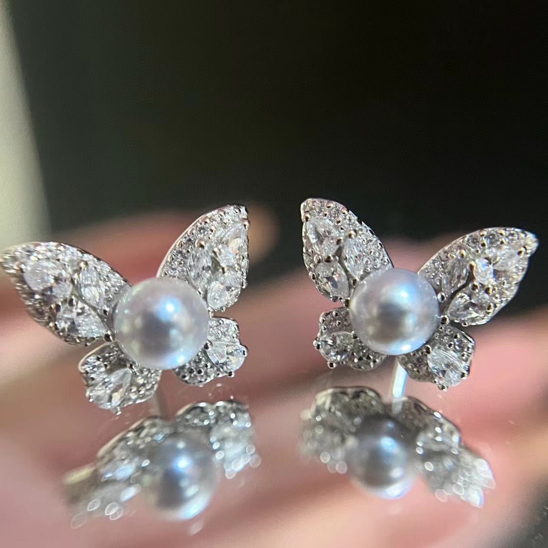 S925 Silver Butterfly Earrings with Akoya Pearls | Viral Design · 6–7mm Natural Pearls · Exclusive Mold Finish