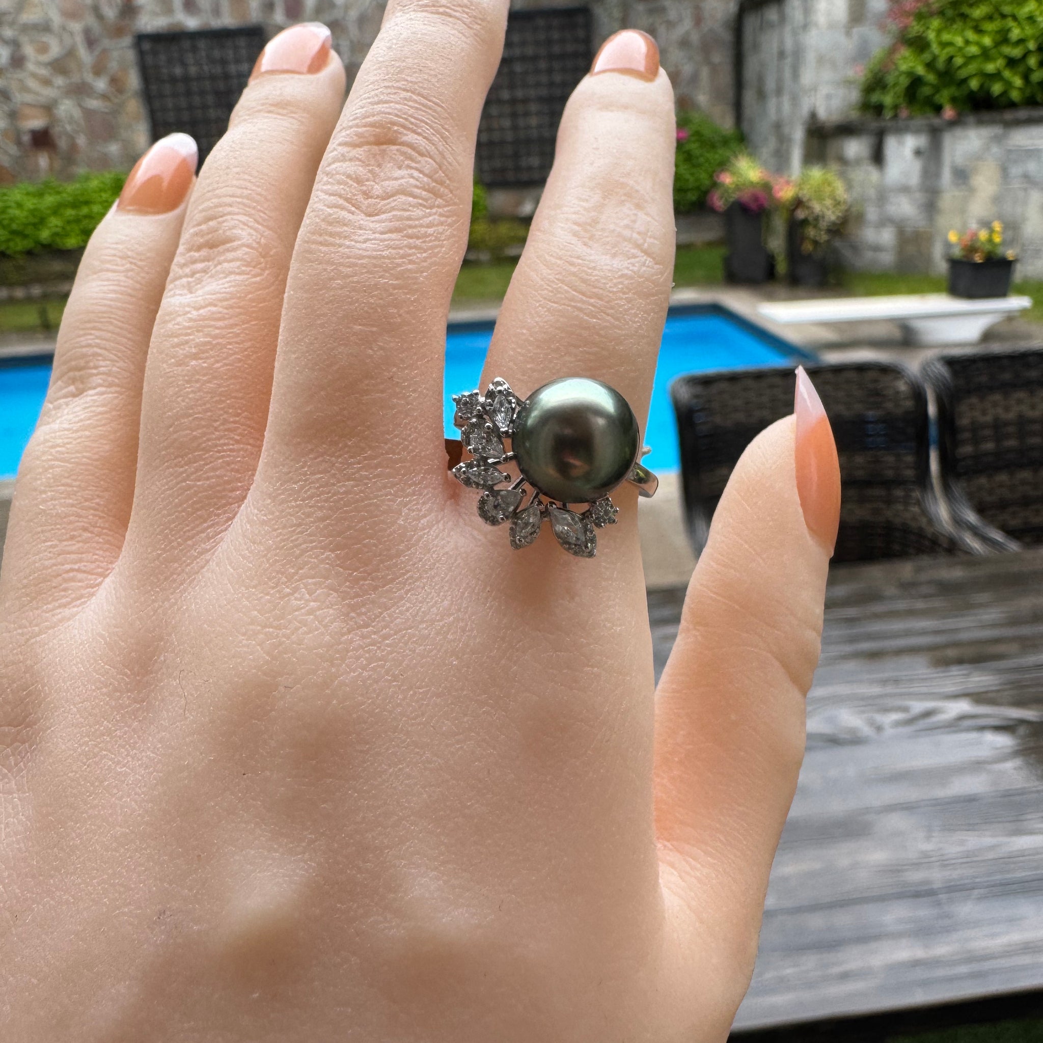 Tahitian Black Pearl Ring | 10–11mm · Peacock Green Overtone · Round · Zircon-Set 925 Sterling Silver