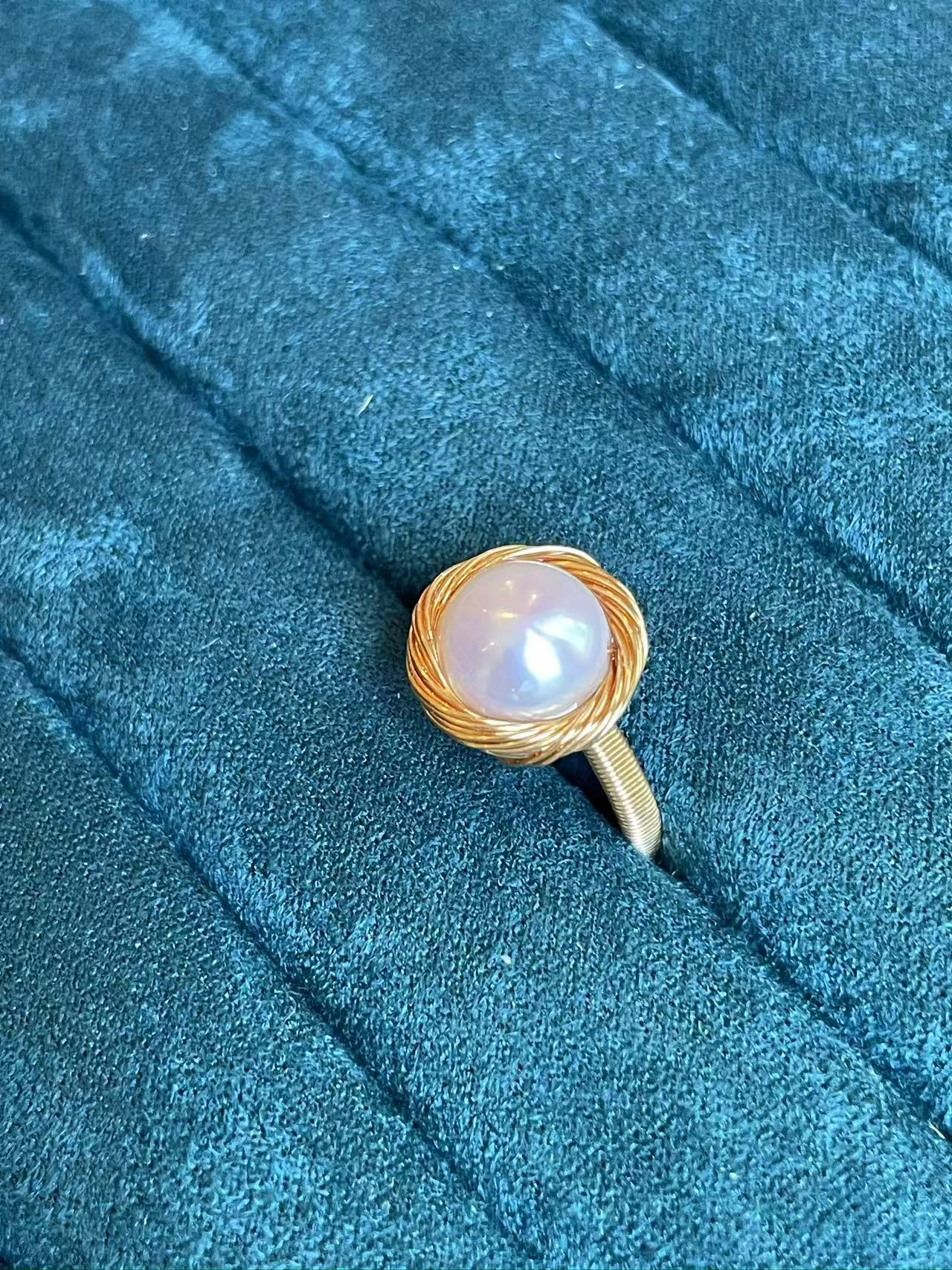 Baroque Freshwater Pearl Ring | 9–10mm · Button Shape · Adjustable · Tarnish-Resistant Metal · Random Shipment
