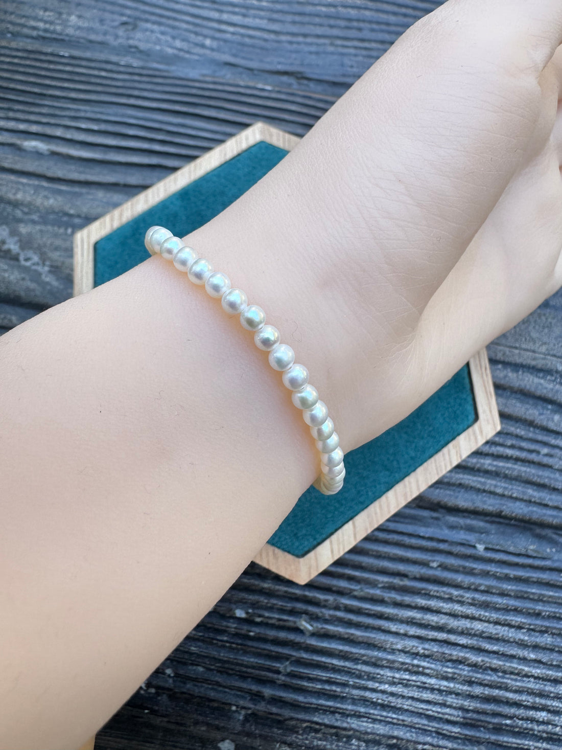 Freshwater Pearl Bracelet | 3.5mm · Round · White · Strong Luster · Elastic Cord with Metal Accents