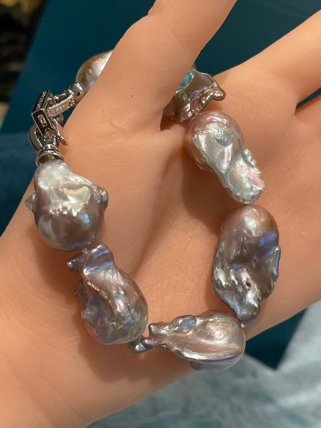 Baroque Freshwater Pearl Bracelet | 22cm · Lavender-Purple Tone · Iridescent Glow · Rectangular Zircon Clasp