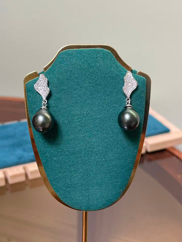 Tahitian Pearl Drop Earrings | 6–7mm · Black with Subtle Peacock Green · 2.7cm Length