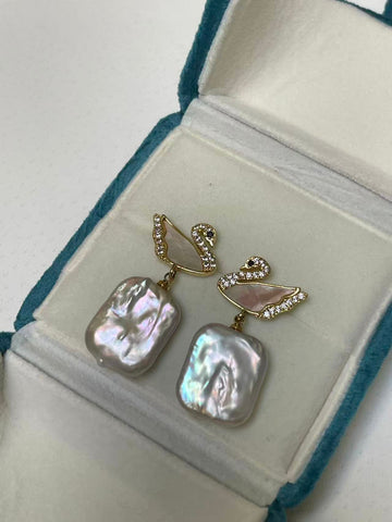 White Square Baroque Pearl Drop Earrings | 5×15–17mm · Strong Luster · Gold-Plated Setting · Zircon & Shell Inlay · Swan Design