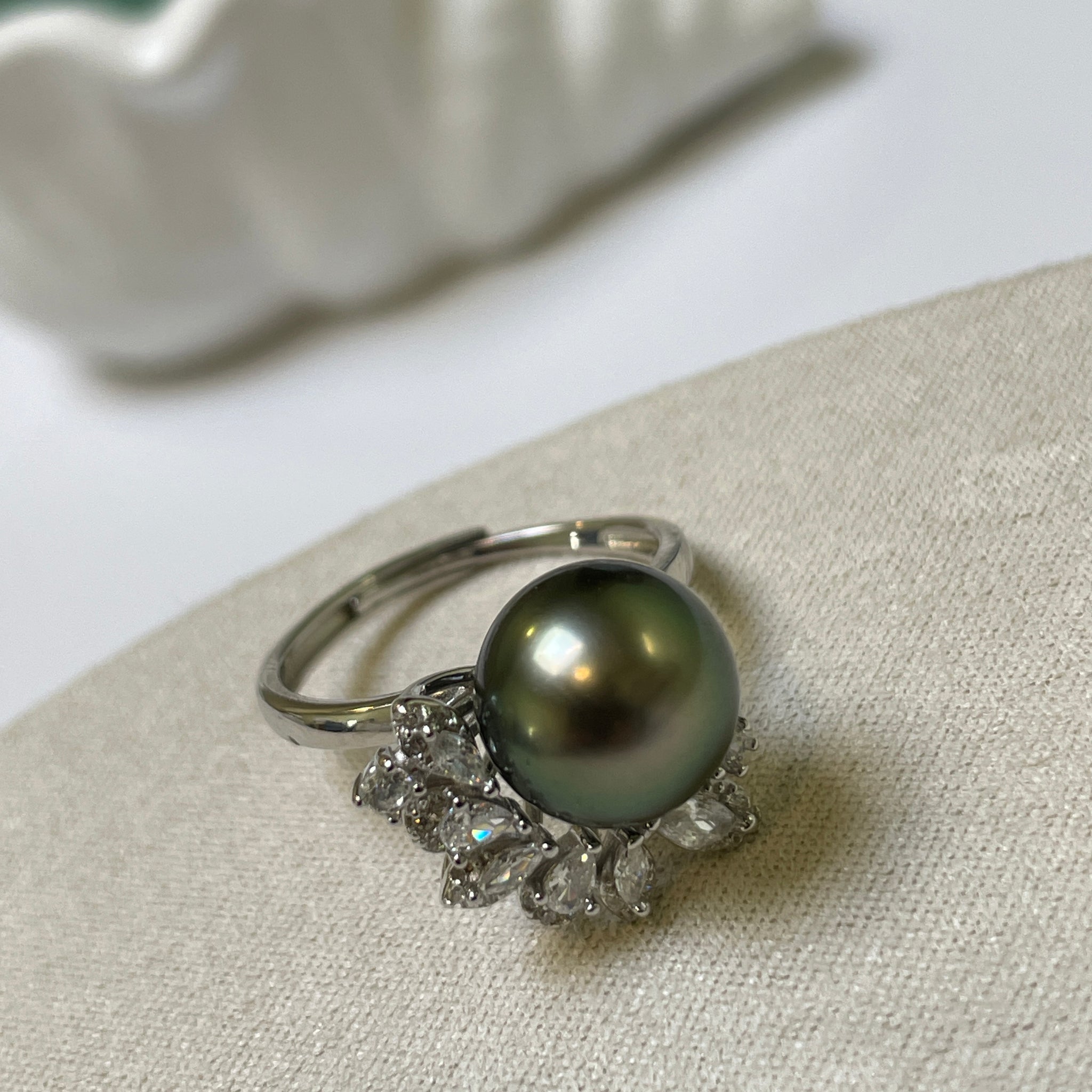 Tahitian Black Pearl Ring | 10–11mm · Peacock Green Overtone · Round · Zircon-Set 925 Sterling Silver