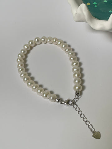 Elegant Clasp Bracelet | 5–6mm Near-Round Nucleated-Free Pearls · S925 Silver