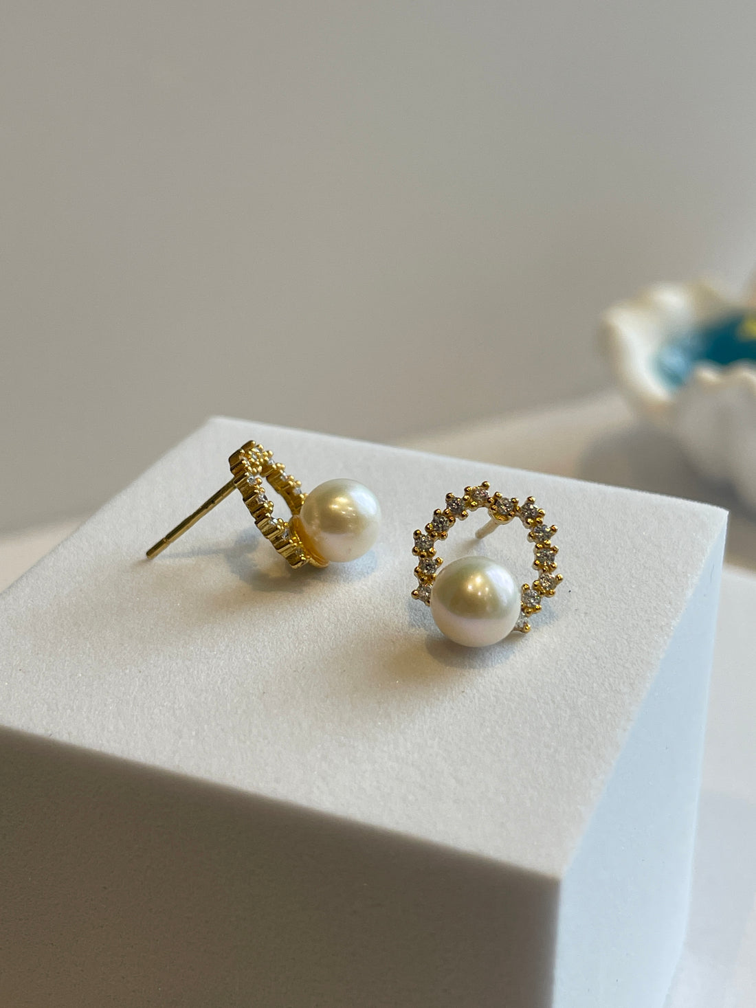 Saltwater Pearl Stud Earrings | 6–7mm · White · Gold-Plated S925 Sterling Silver · 11×12mm Total Size