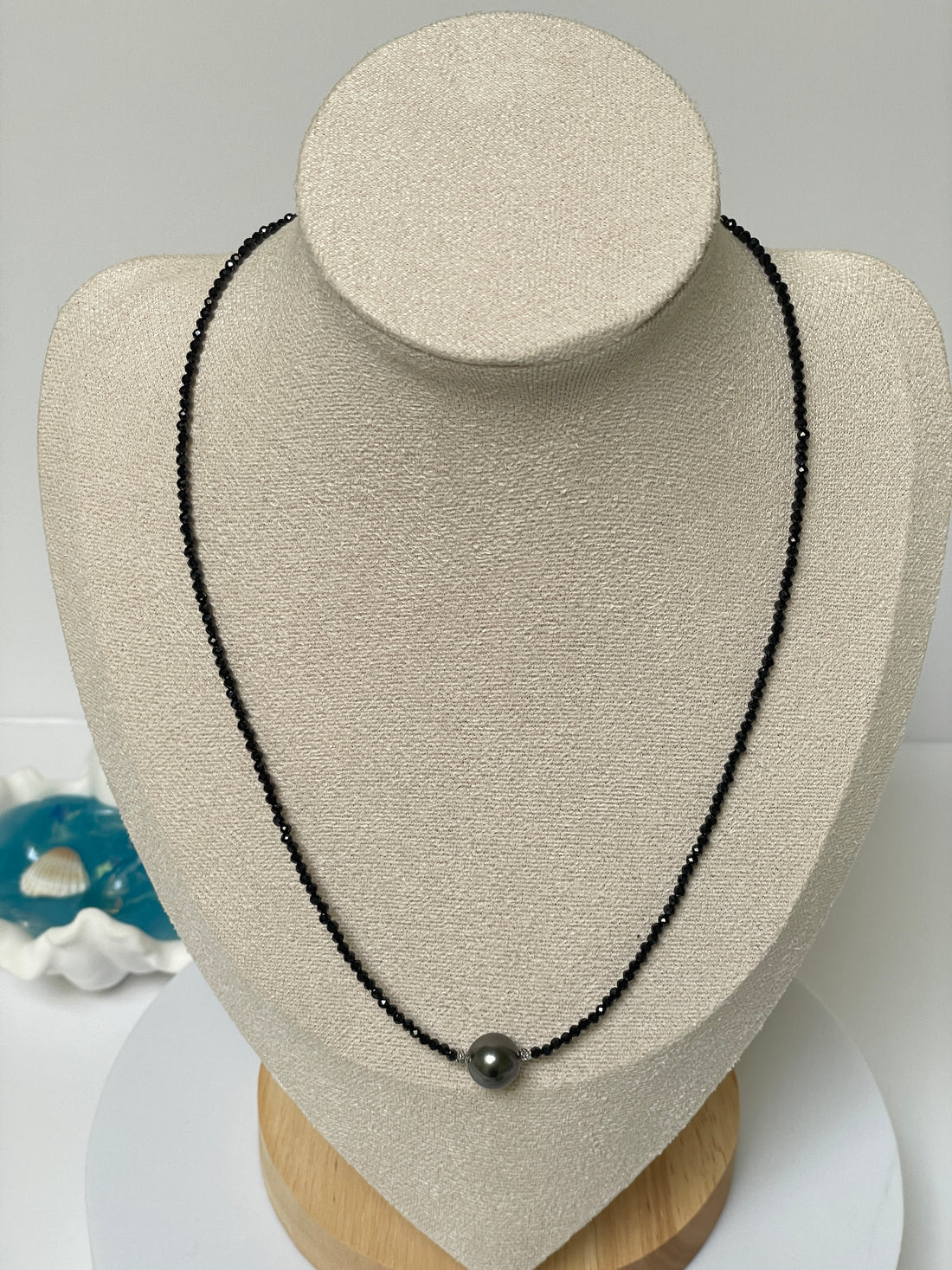 Tahitian Pearl Necklace | 9–10mm · Round · High Luster · Spinel Design · S925 Silver Series: Luxury Pendant Series