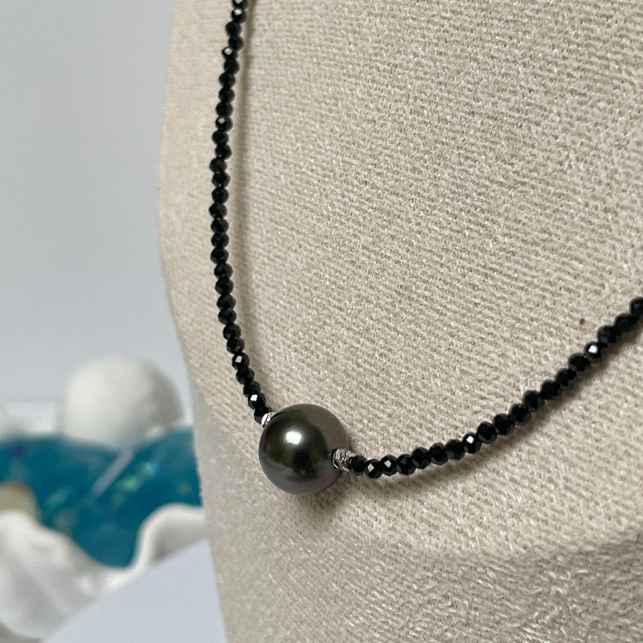 Tahitian Pearl Necklace | 9–10mm · Round · High Luster · Spinel Design · S925 Silver Series: Luxury Pendant Series
