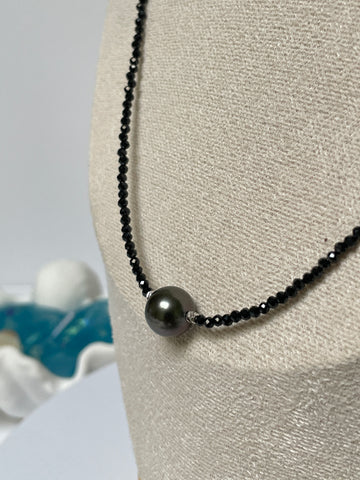 Tahitian Pearl Necklace | 9–10mm · Round · High Luster · Spinel Design · S925 Silver Series: Luxury Pendant Series