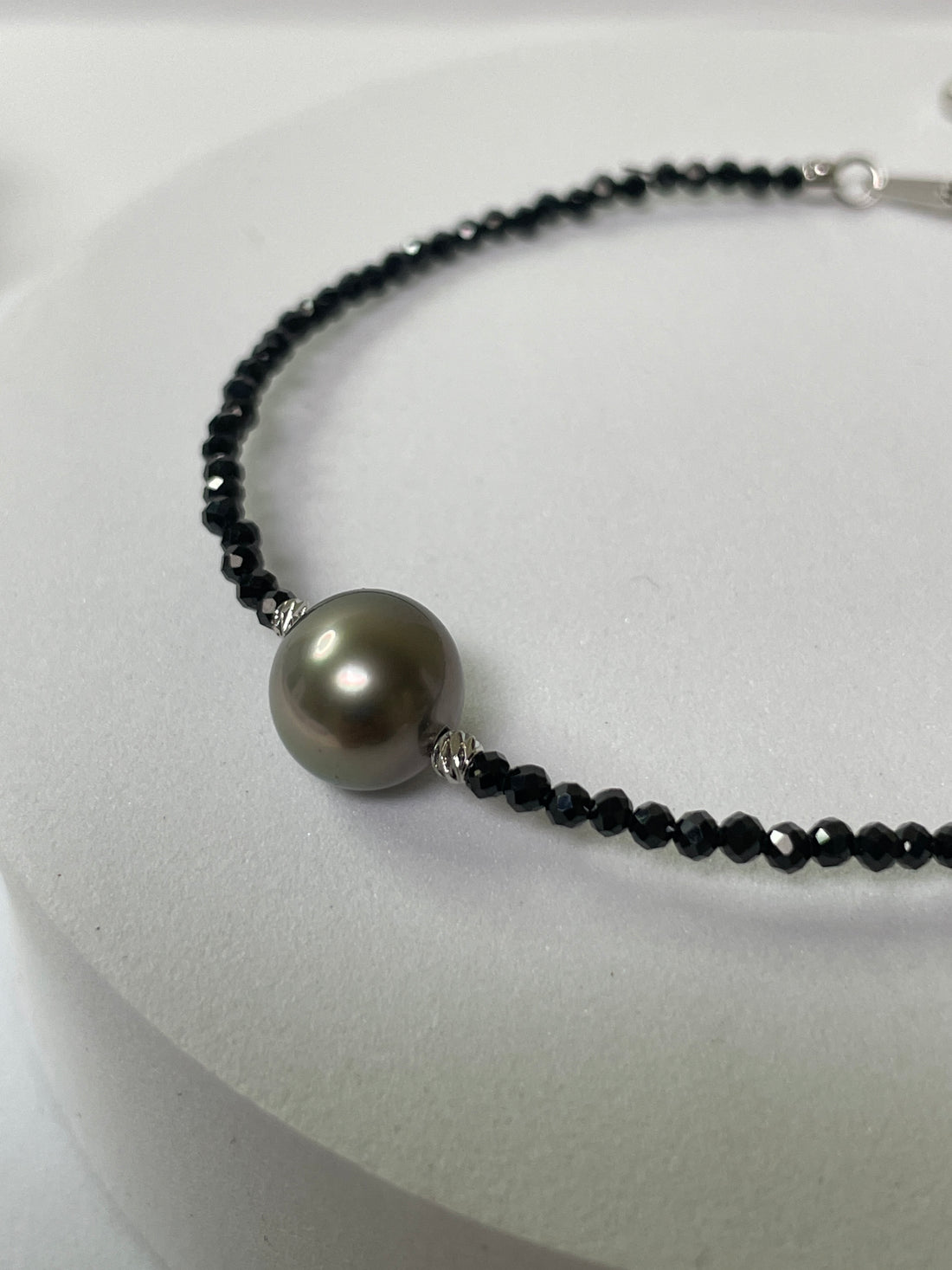 Tahitian Pearl Bracelet | 9–10mm · Round · High Luster · Spinel Design · S925 Silver Series: Luxury Pendant Series