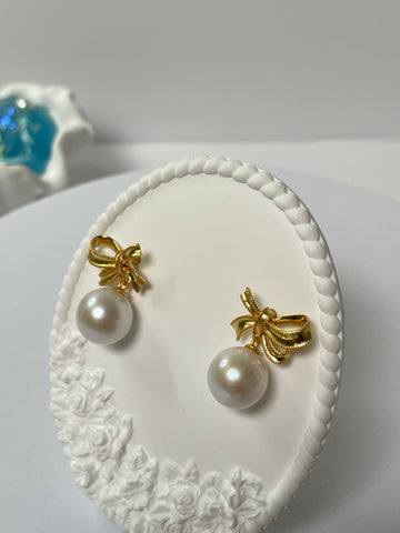 Freshwater Pearl Bow Earrings | 11–12mm · Round · High Luster · Gold-Plated S925 Bow Design