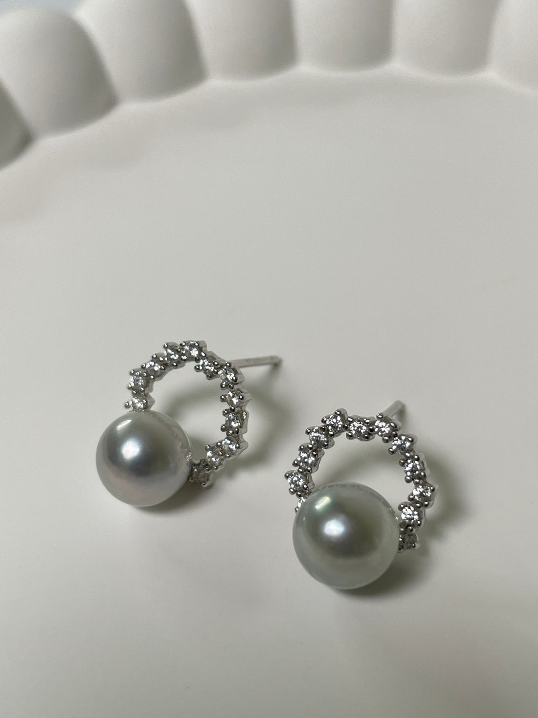 Akoya Pearl Halo Earrings — 7.6–7.9mm Round · High-Luster Gray · S925 Sterling & Zircon Circular Design