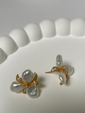 Freshwater Baroque Pearl Floral Earrings | High Luster · Gold-Plated S925 &amp; Zircon Leaf Design