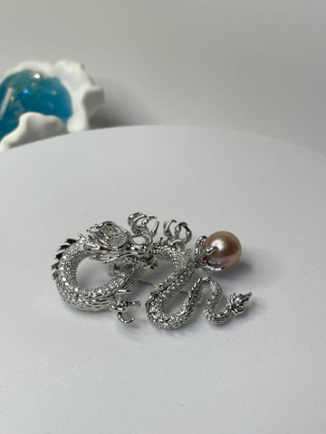 Dragon &amp; Freshwater Pearl Brooch | 10–11mm Pink Drop Pearl · Zircon Accents · Anti-Fading Alloy