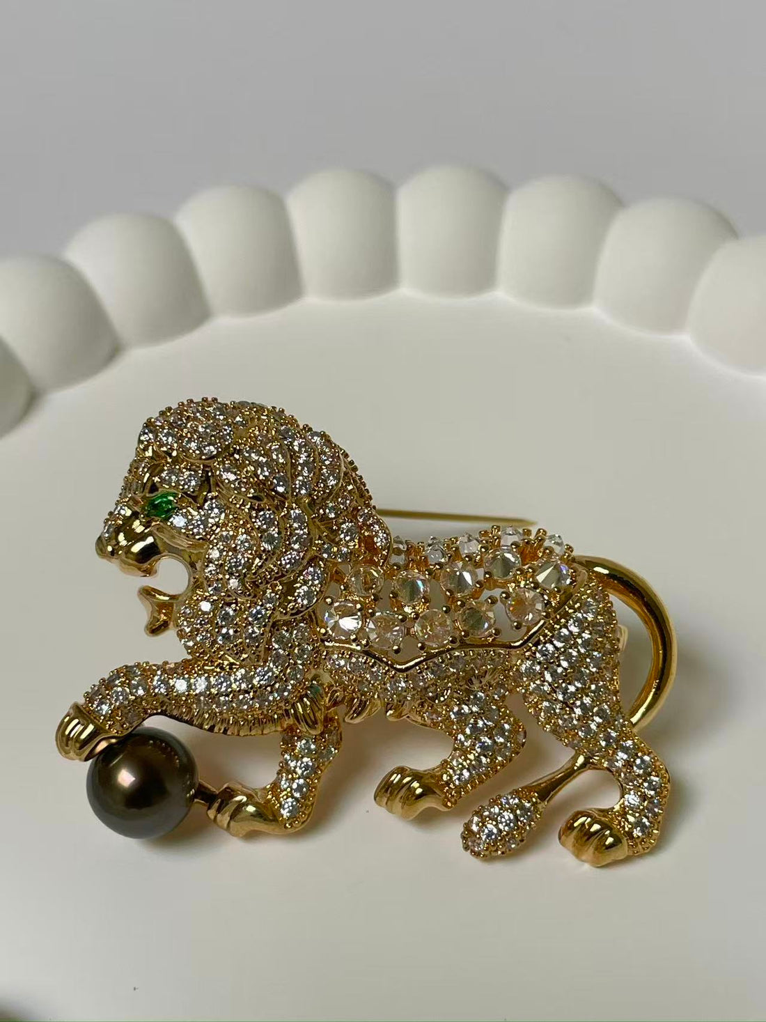 Lion King Pearl Brooch | 8–9mm Tahitian &amp; Freshwater Pearls · Zircon Openwork Design · Gold &amp; Silver Alloy