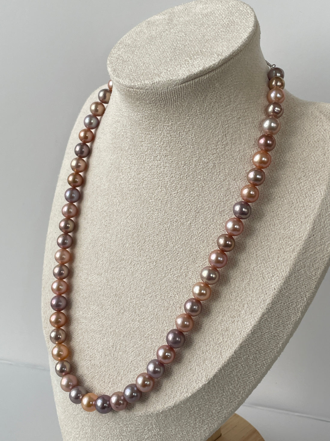 Freshwater Pearl Necklace | 8–9mm · Champagne &amp; Lavender Iridescence · Near-Round · S925 Silver Ingot Clasp · 41–45cm