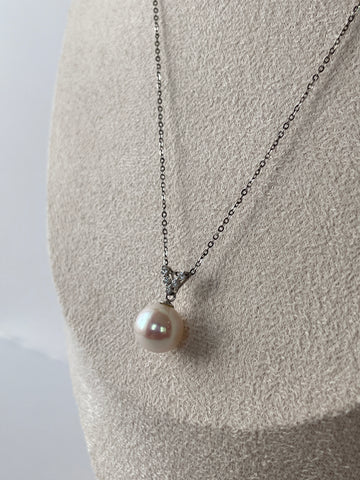 Saltwater Pearl Pendant | 9–10mm · Round · White with Pink Overtone · High Luster · V-Shaped Zircon Bail (S925 Chain Included)
