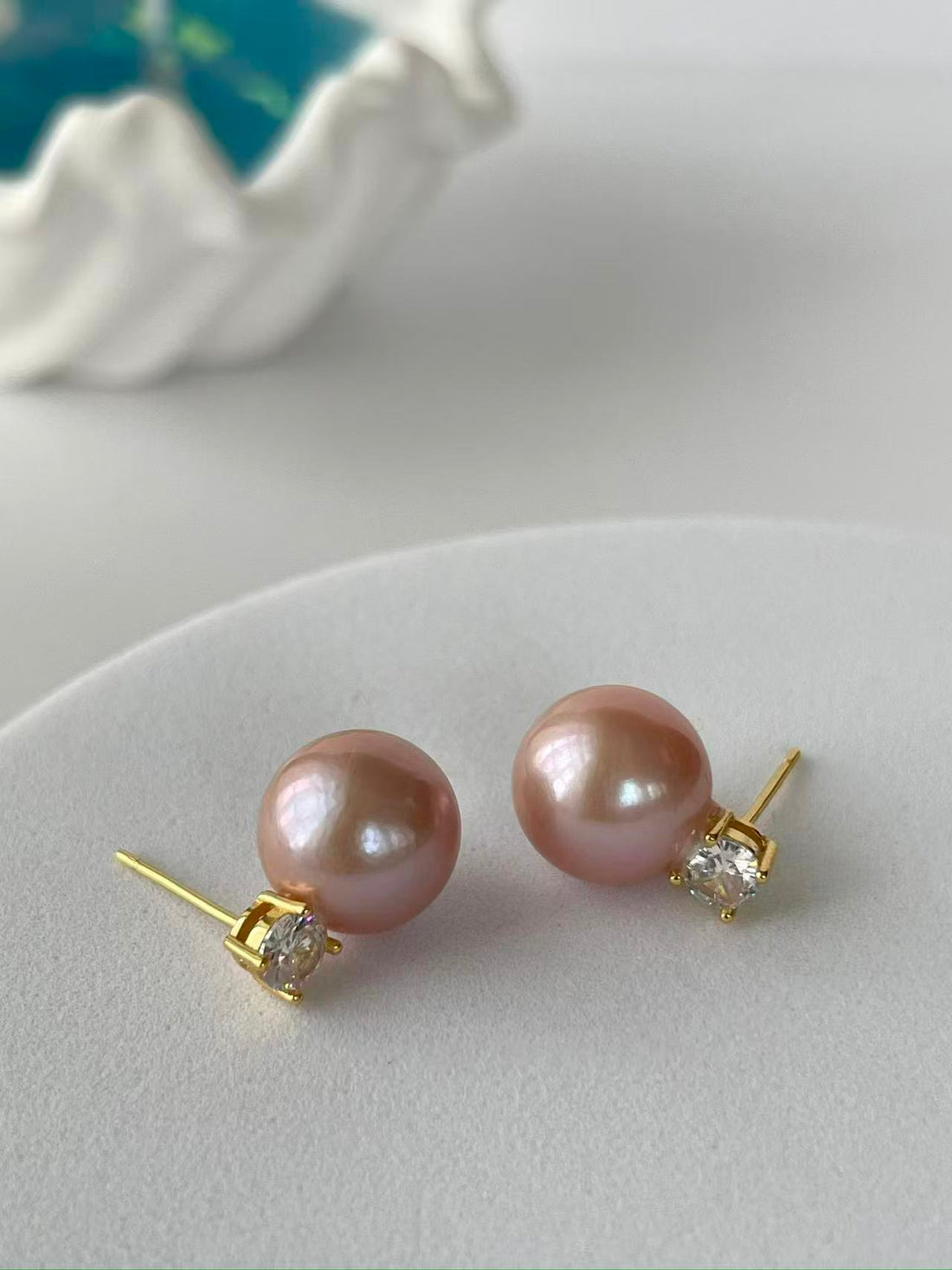 Freshwater Pearl Stud Earrings | 10–11mm · Round · Lavender-Pink Tone · High Luster · Gold-Plated S925 Silver & Zircon