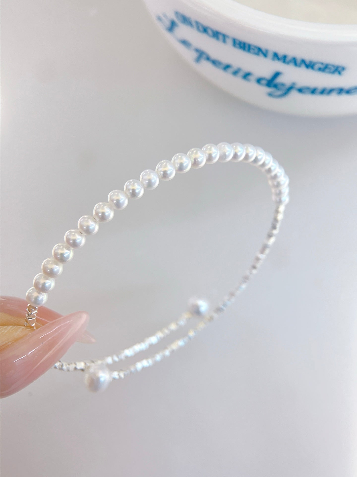 Adjustable Elastic Freshwater Pearl Bracelet | 3–4mm Round Pearls · Brilliant Luster