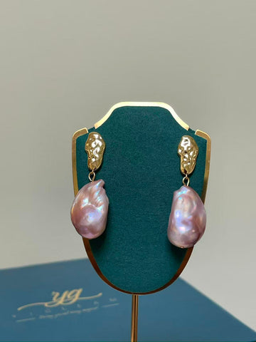 Champagne & Purple Baroque Pearl Drop Earrings — 13×15×24mm · Iridescent Glow
