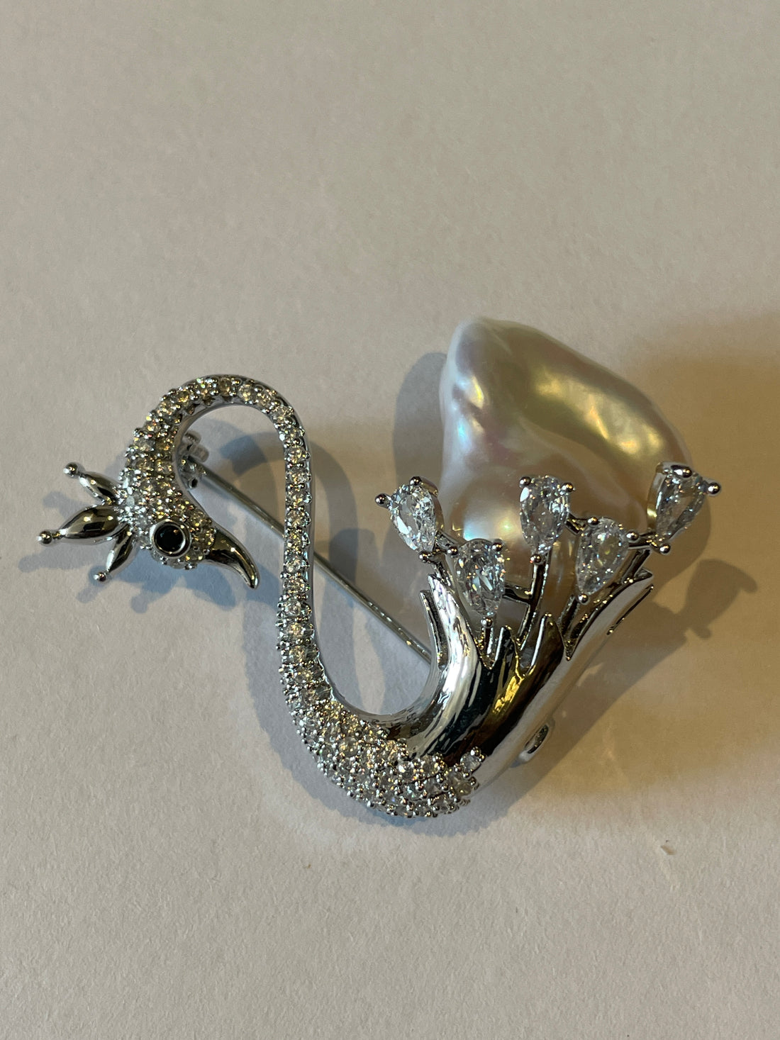 Baroque Pearl Swan Brooch | Graceful Curve · Unique Natural Beauty