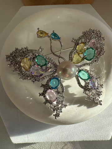 Freshwater Pearl Butterfly Brooch | 10–11mm · Near-Round · High Luster · Zircon Accents · 4.5×6.1cm