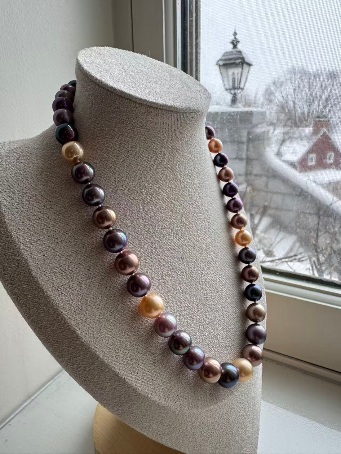 Freshwater Pearl Candy Necklace | 7–8mm to 10–11mm · Near-Round · Natural Iridescent Colors · 14K Gold Clasp · 43cm