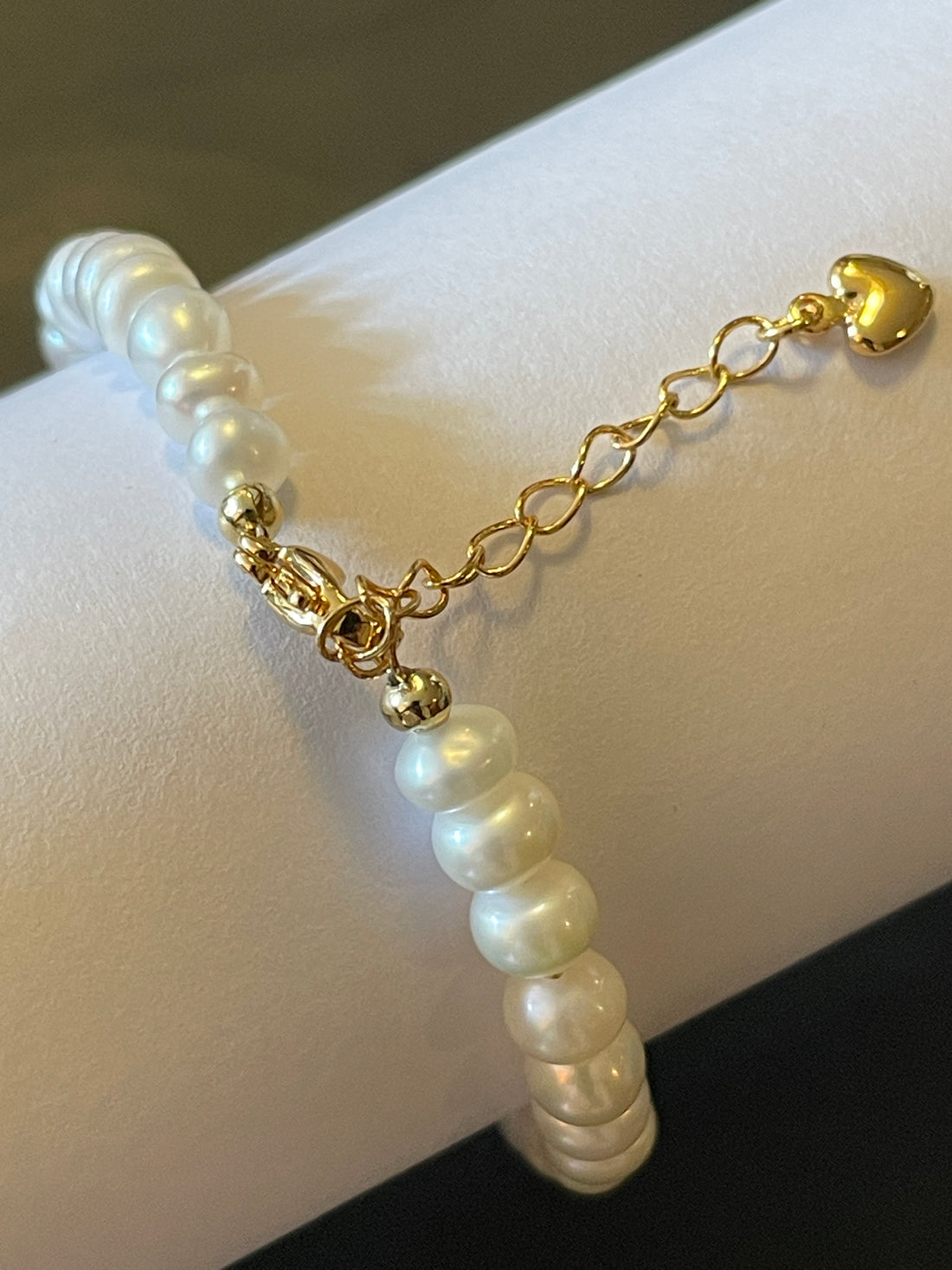 Adjustable Gold-Plated Pearl Bracelet | 5mm Near-Round Freshwater Pearls · Subtle Imperfections