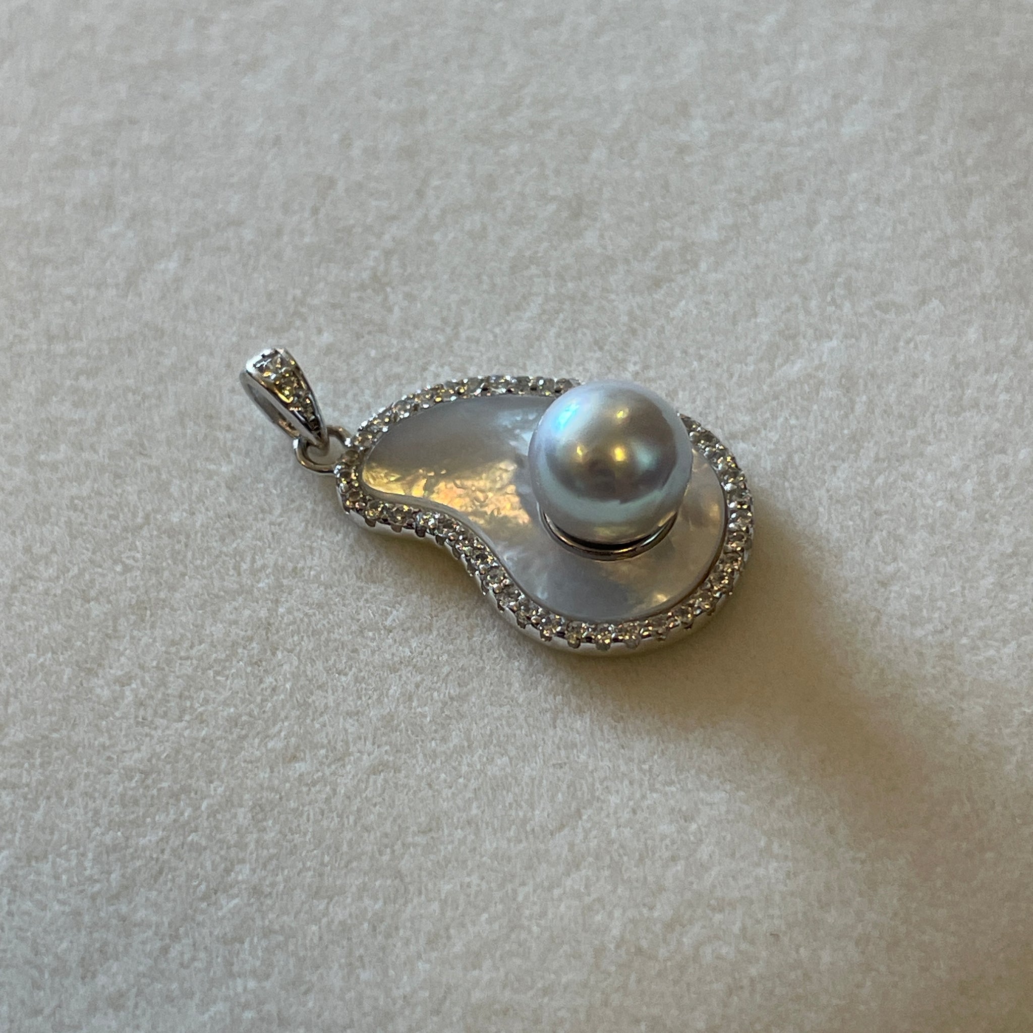 Gourd Pendant with Natural Mother-of-Pearl & Zircon | 6–7mm Saltwater Pearl · S925 Sterling Silver
