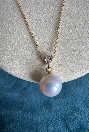 Freshwater Pearl Solitaire Necklace | 9–10mm · Perfectly Round · Flawless · Exceptional Luster · Gold-Plated S925 Sterling Silver · Adjustable Length